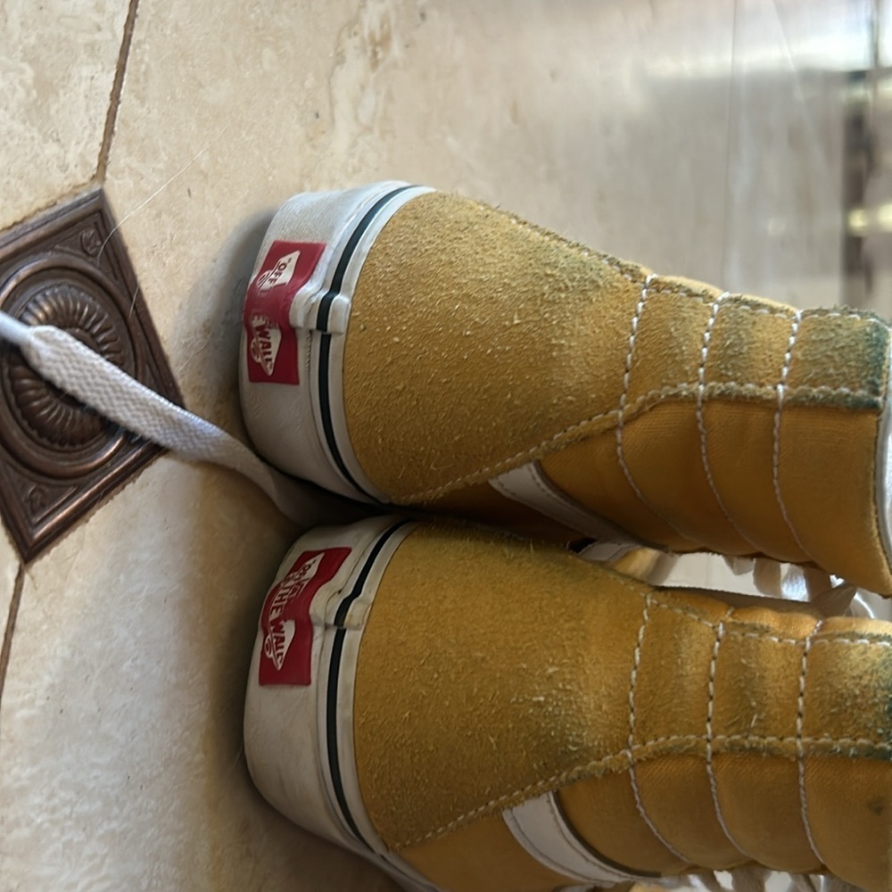 Yellow vans - Picture 2 of 5